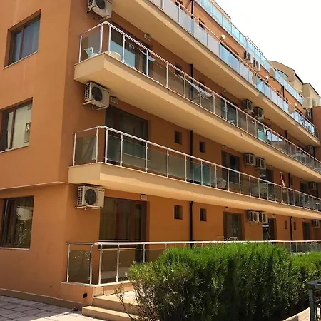 Amadeus 15 Studio Apartament *